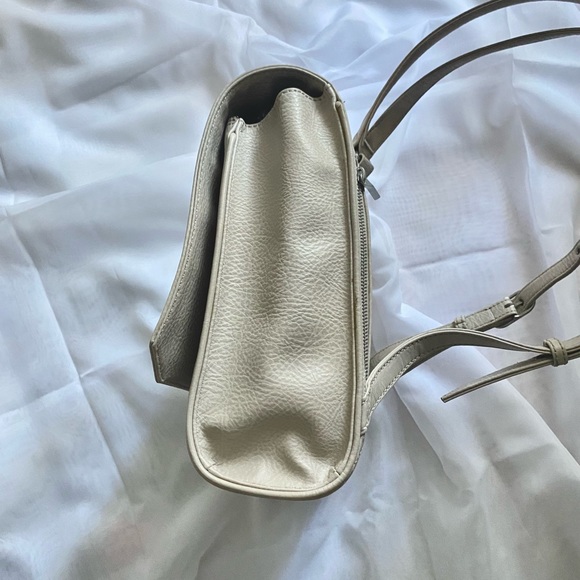 Matt & Nat square backpack - Vegan - Beige - Picture 5 of 11